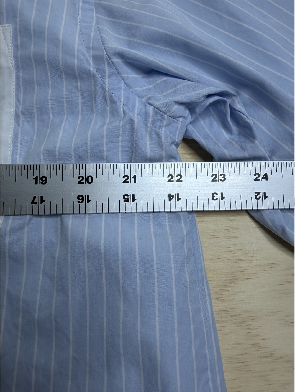Lafayette 148 New York Oversized Light Blue & White Striped Button-Down Shirt - Picture 4 of 9